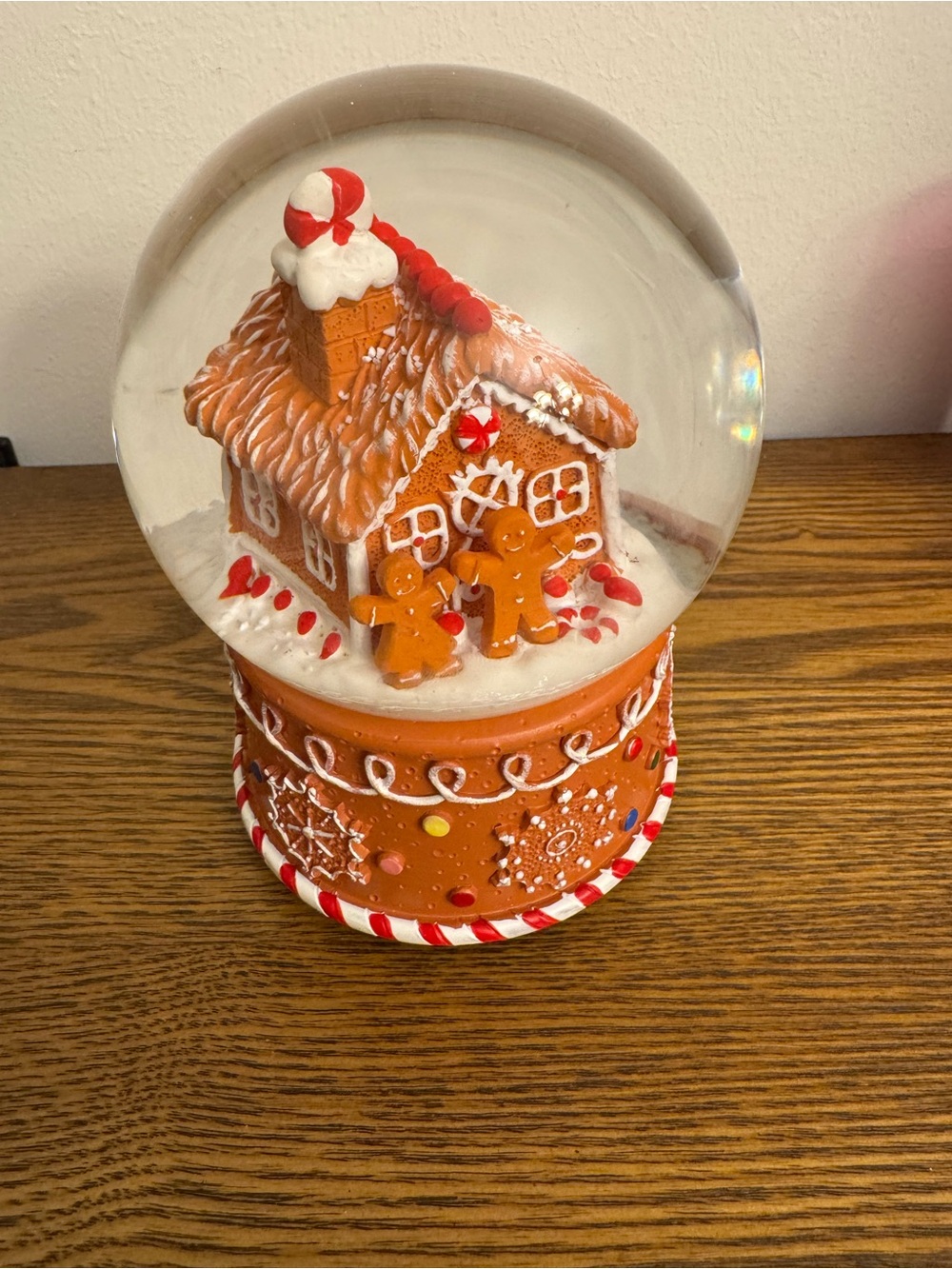 Gisela Graham Musical Gingerbread House Christmas Snow Globe EUC